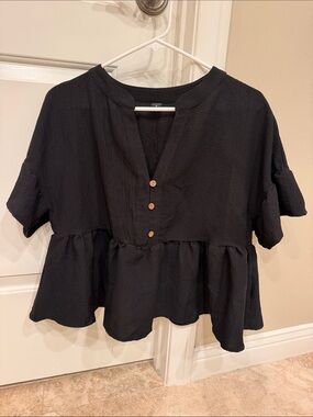 Black Ruffle-Hem Peasant Top - Women's